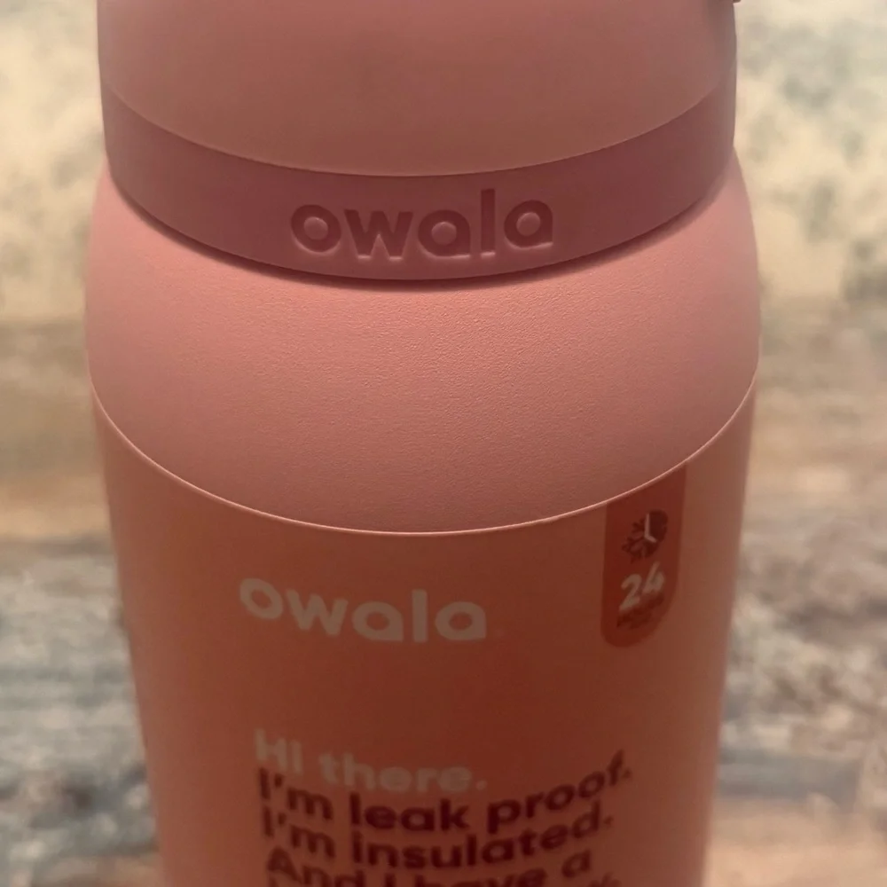 40oz Owala Pink Insulated Water Bottle with Built-in Straw - Picture 6 of 6